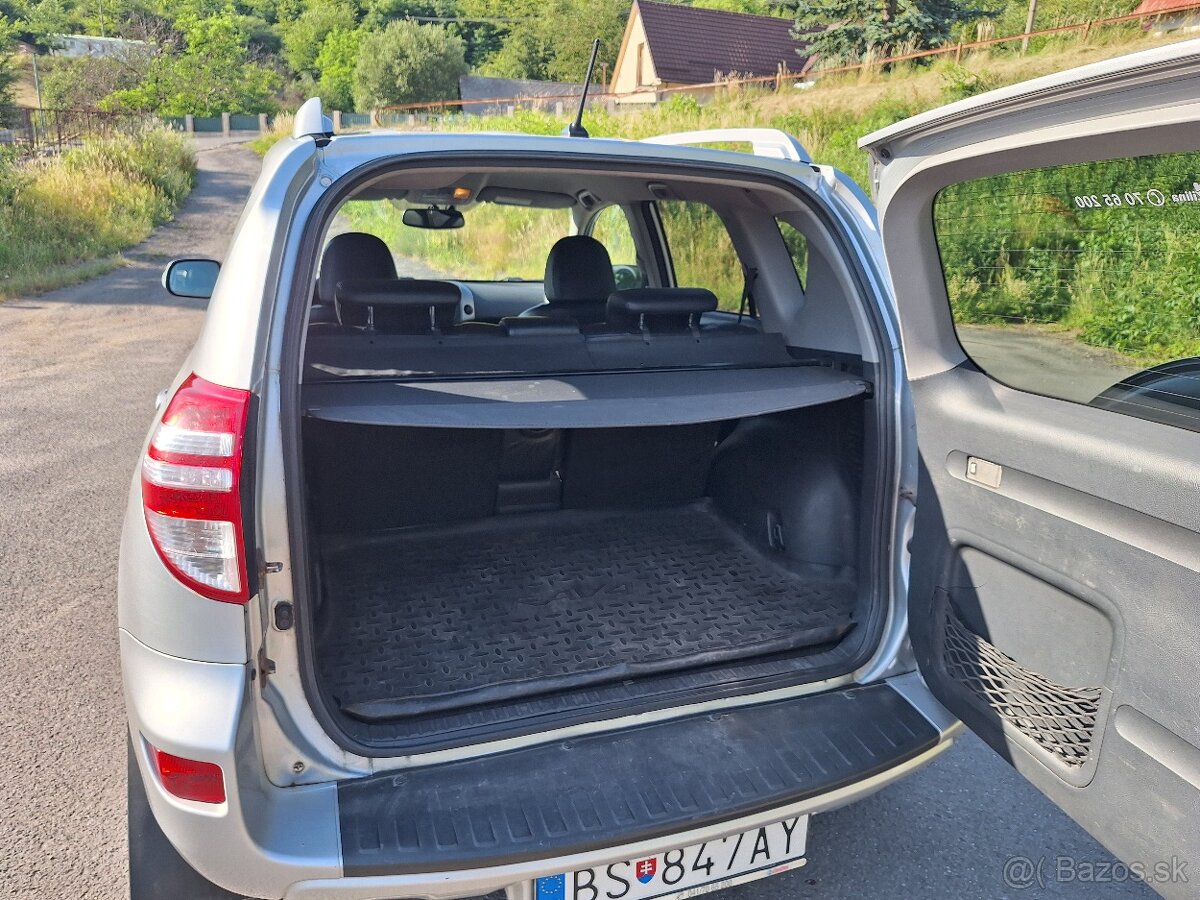 Toyota RAV4 2.2 D-4D 110kW 4x4 - 10