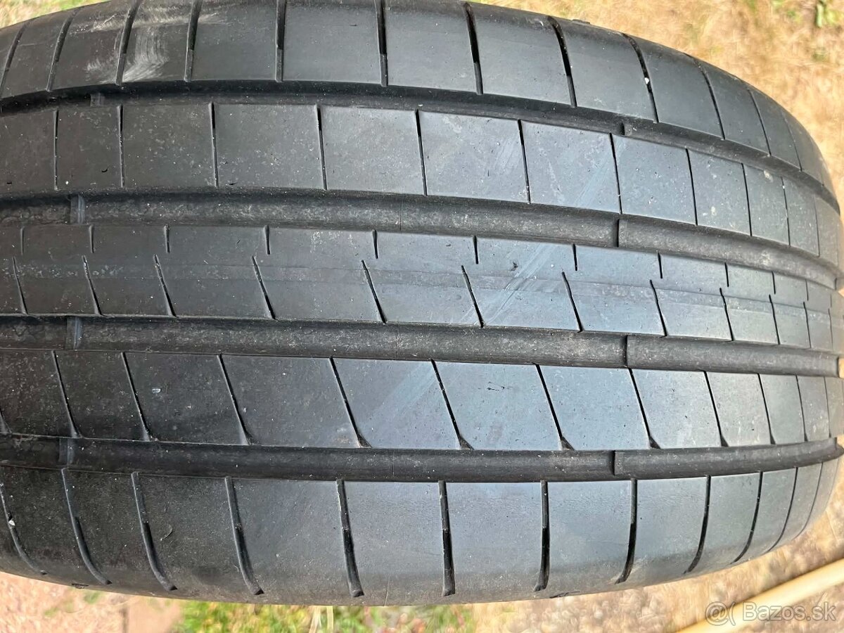 225/45 R17 - 10