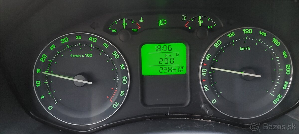 Škoda octávia 2 combi 1,6 75kw benzín - 10