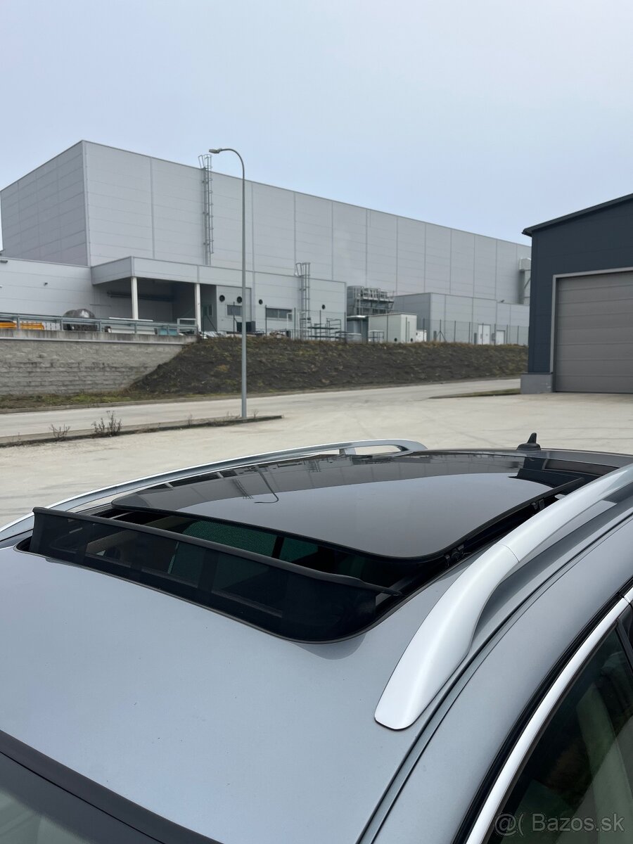 Škoda Superb II Combi 2.0TDI Panorama,Navi - 10