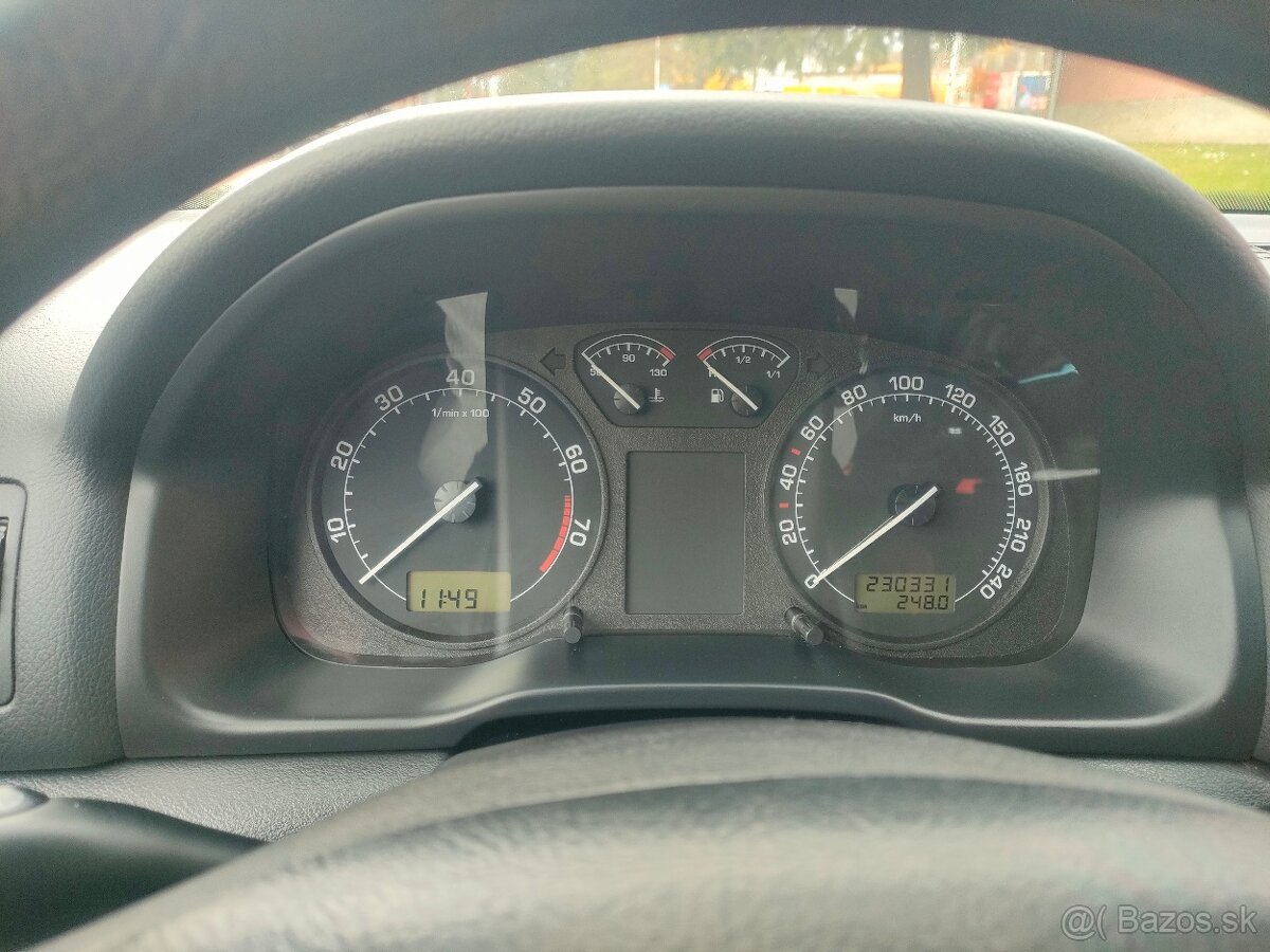 Škoda Octavia 1.6 benzín - 10