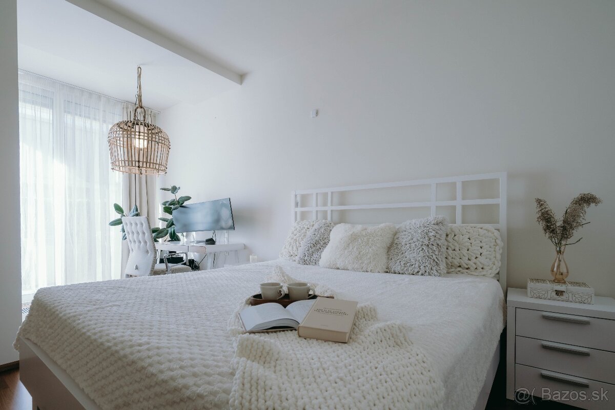 Nadčasová elegancia v srdci zelene - 10