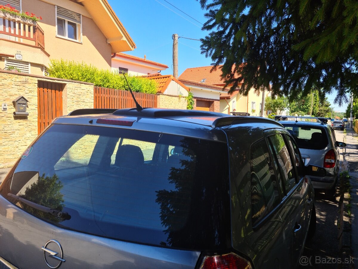 Opel Zafira - 10