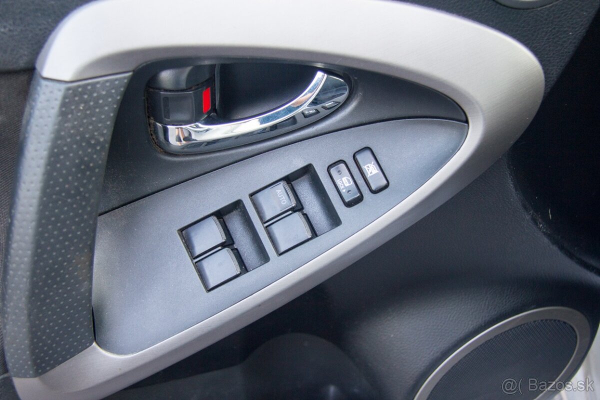 2006 Toyota RAV4 2.0 4x4 VVT-i AUTOMAT, TEMPOMAT - 10