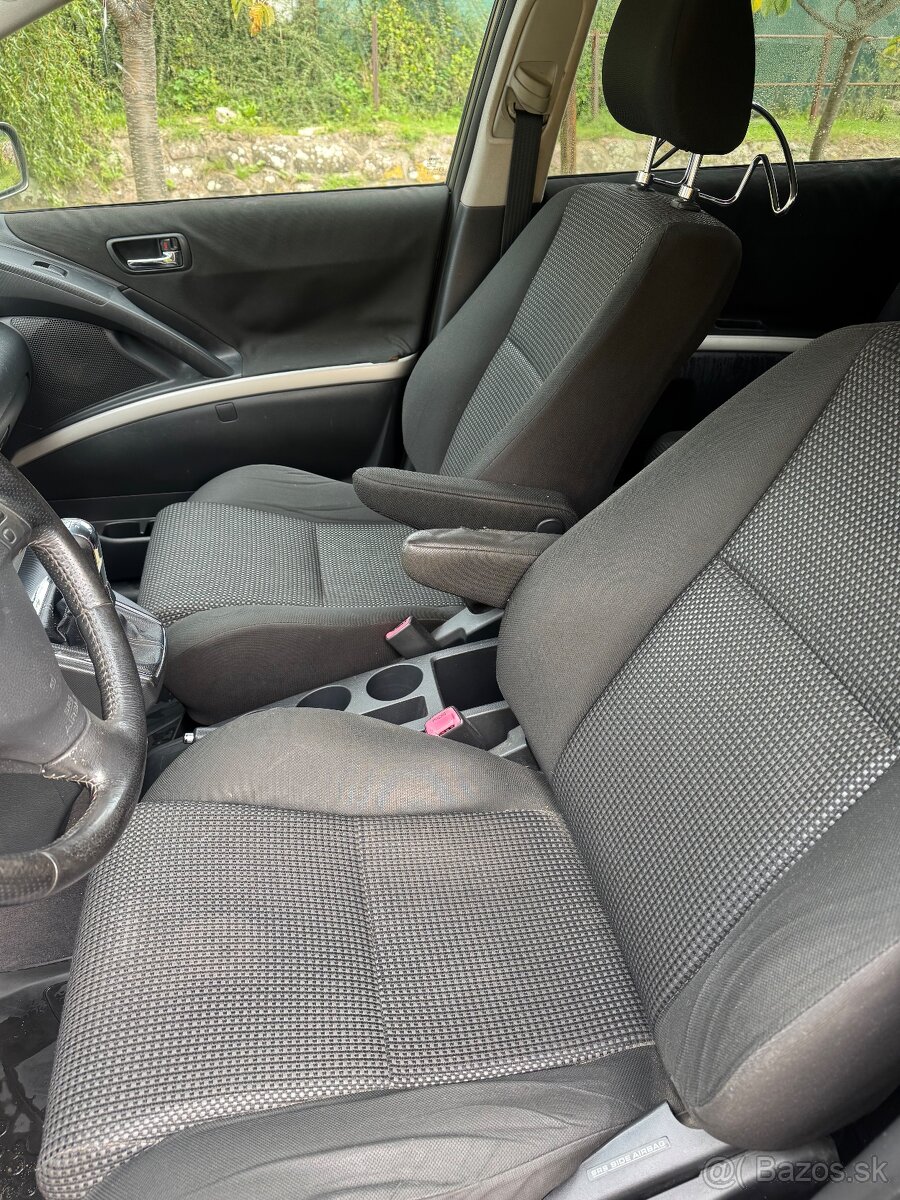 Toyota Corolla Verso 130KW 7Miestna - 10