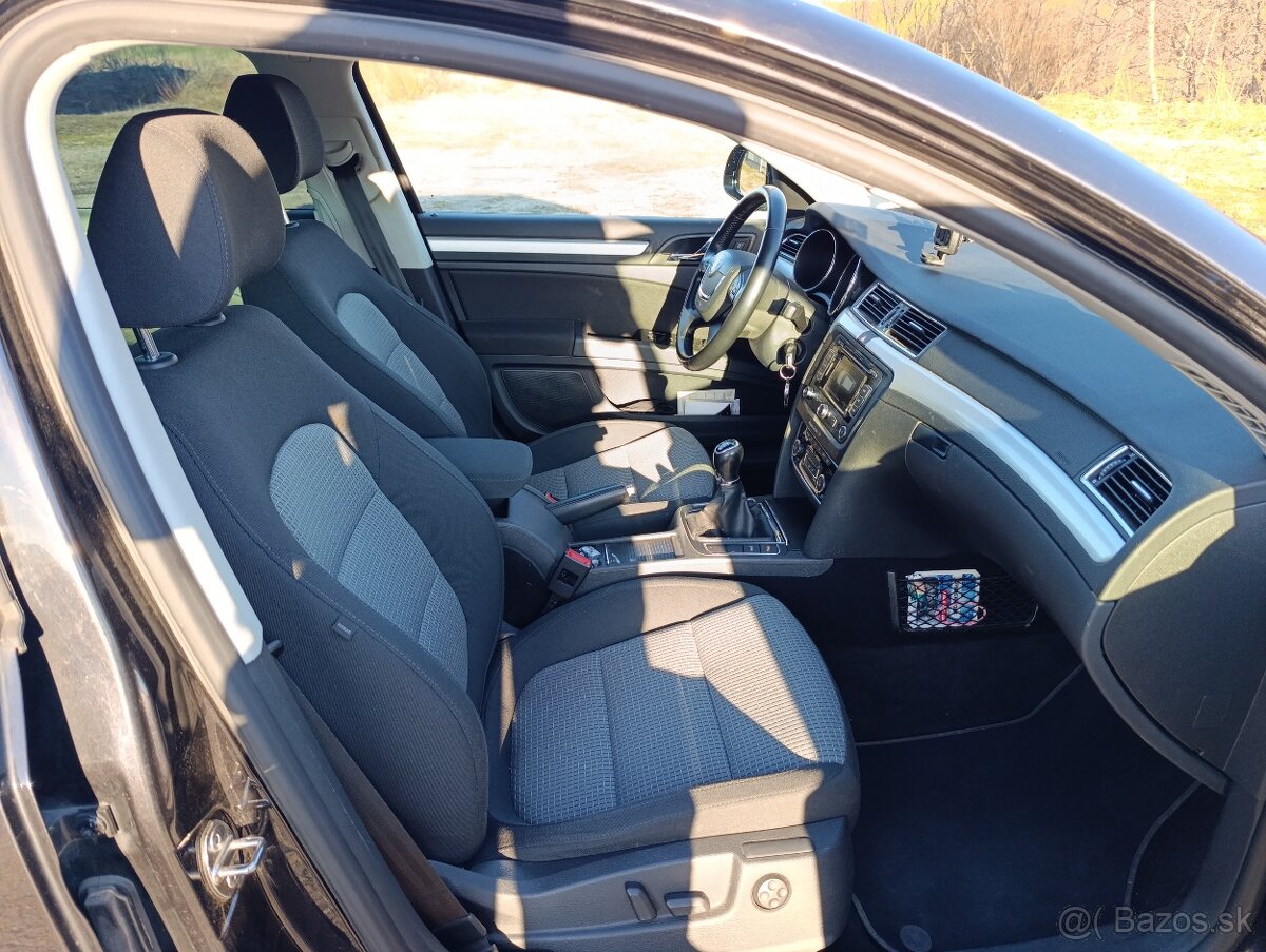 ŠKODA SUPERB COMBI 2.0TDi 4x4 ,, ELEGANCE " - 10