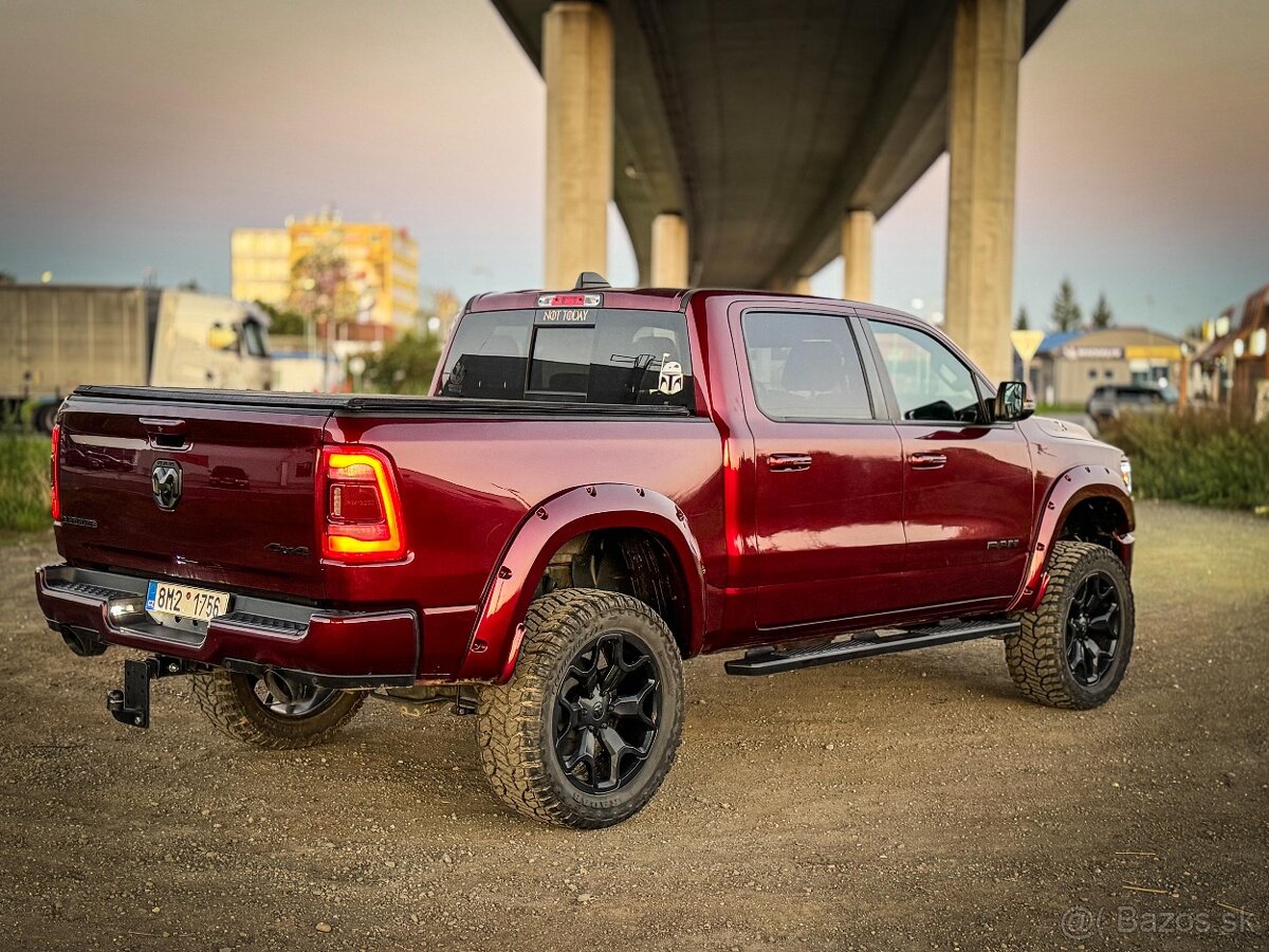 Dodge Ram Laramie 2019 - 10