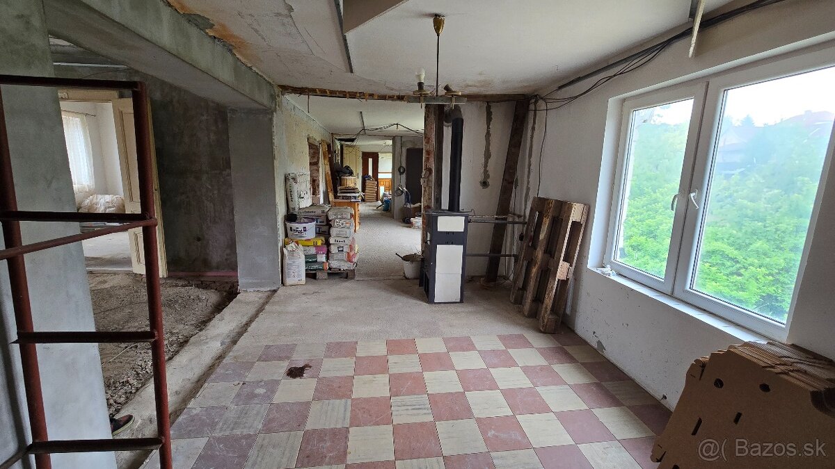 Na predaj 5-izbový rodinný dom v obci Unín - 10
