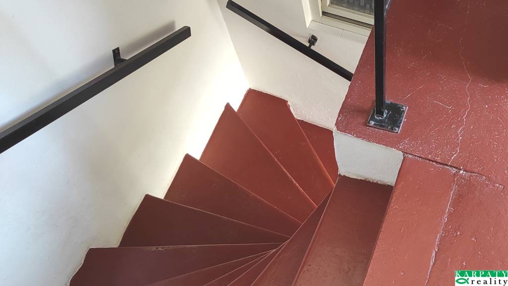 Polyfunkčný dom pri fontáne v srdci Brezovej, bývanie i podn - 10