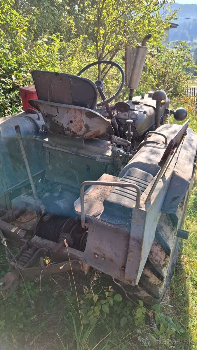 Predám ZETOR 25, funkčný s príslušenstvom - 10