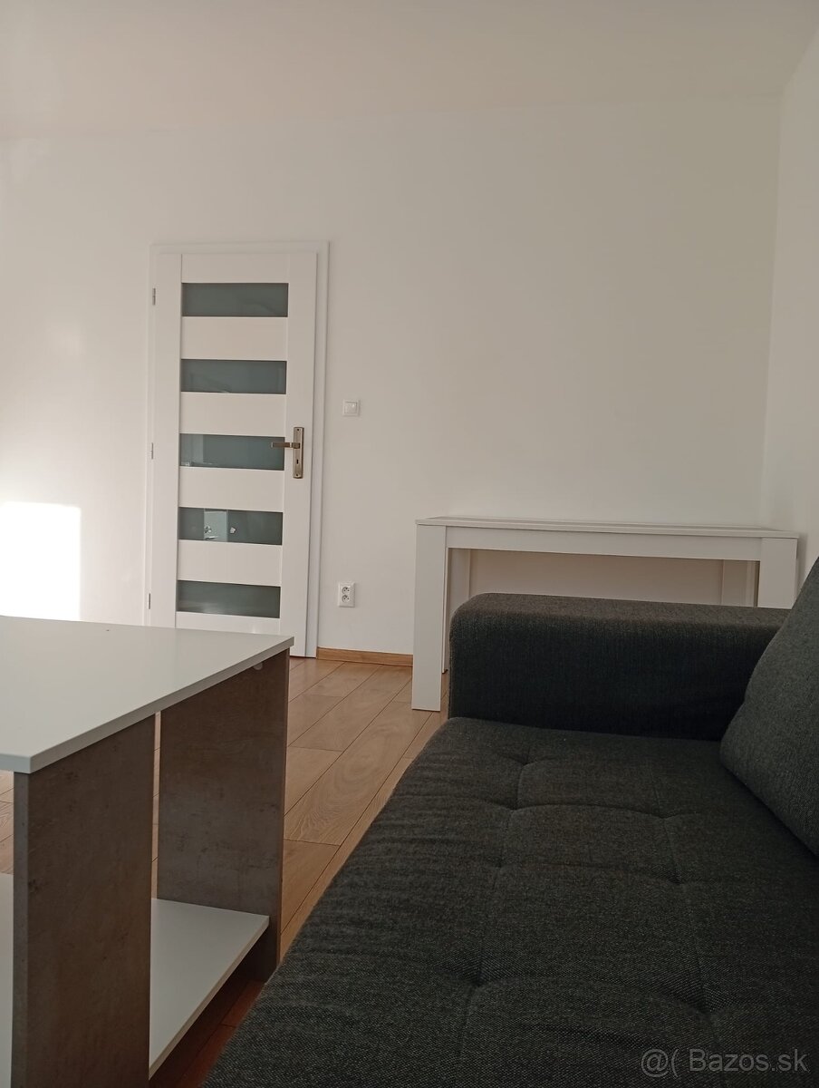 Prenájom 3 izboveho bytu v Ilave - 10