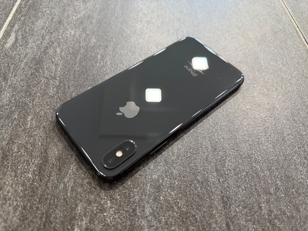 Apple iPhone X 64 GB v čiernej farbe Space Gray - 10