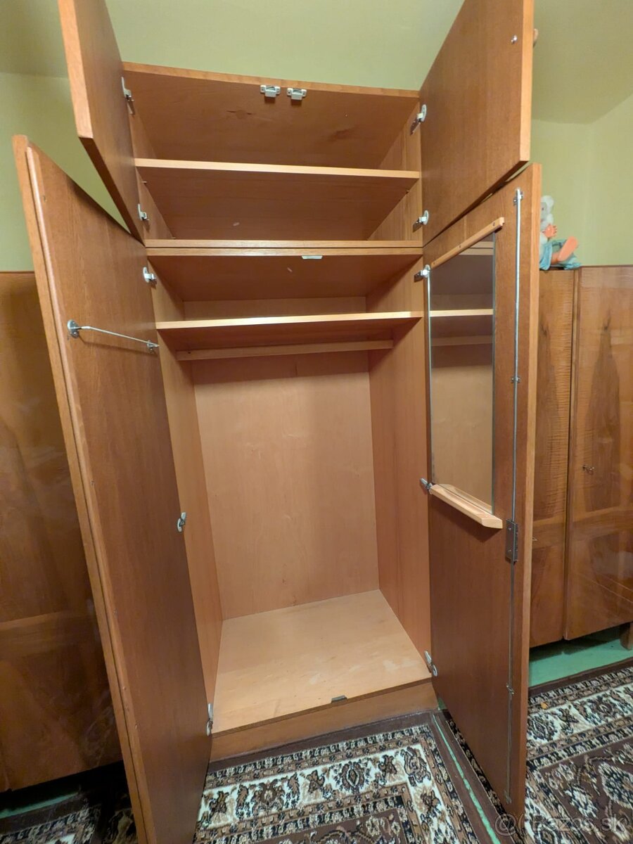 Darujem skrine za odvoz - 10