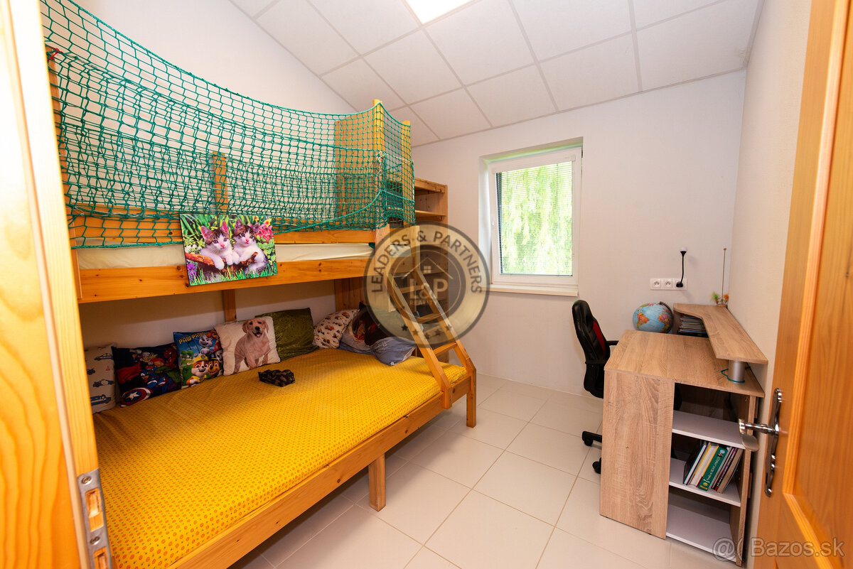 Exkluzívne na predaj rodinný dom v Trnave na Peknom Poli - 10