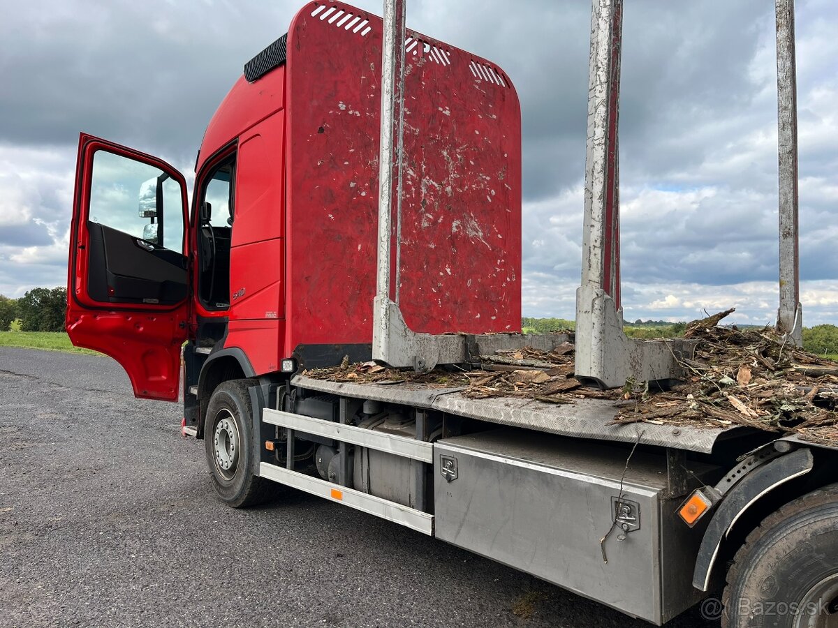 Volvo FH13 540 s hydraulickou rukou pro přepravu dřeva - 10