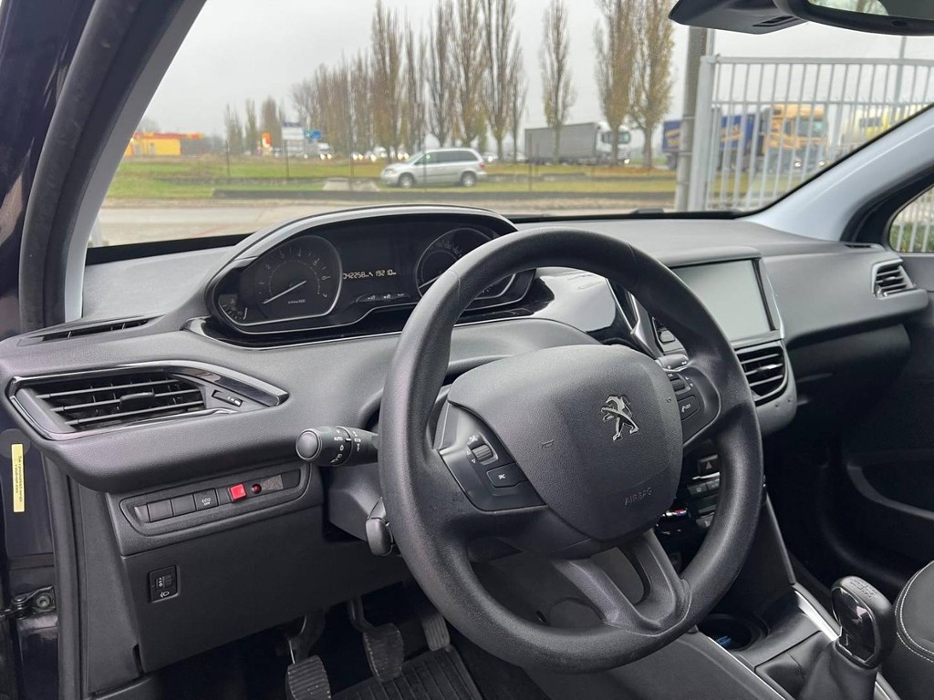 Peugeot 208 1.2 PureTech Active - 10