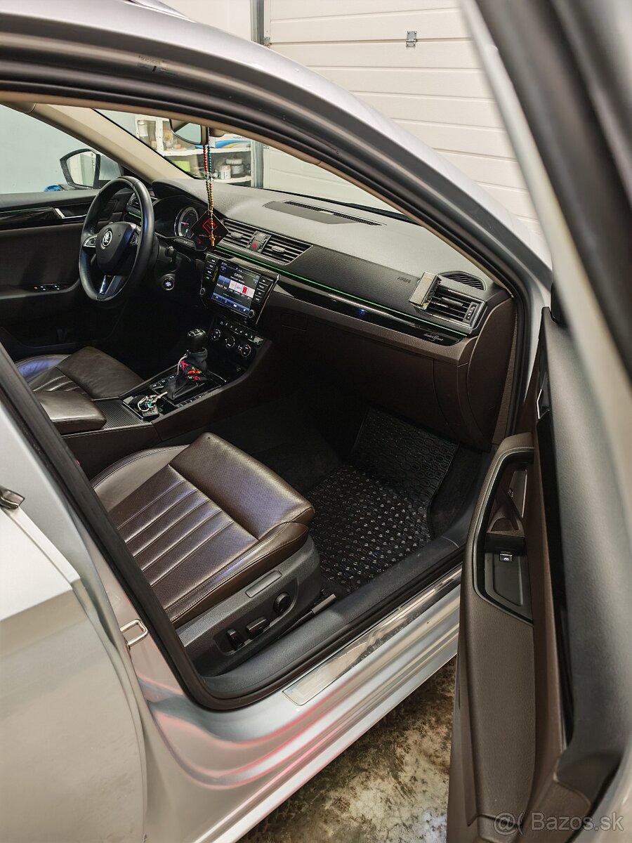 Škoda Superb combi 2.0tdi 4x4 - 10