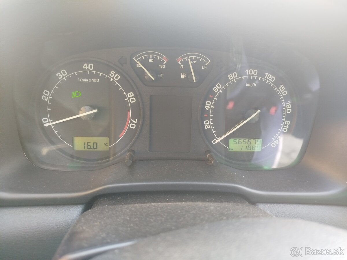 Škoda Octavia 1.6 Benzín - 10