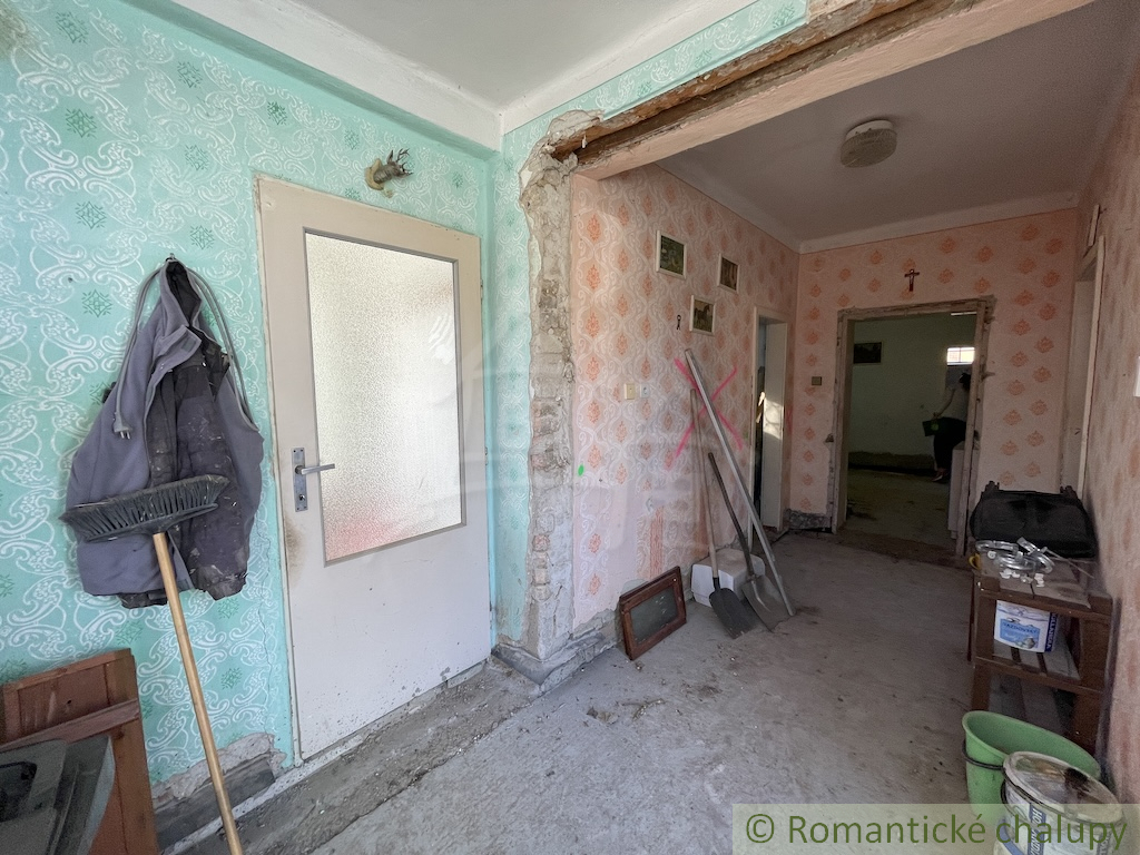 Rodinný dom na polosamote v obci Rastislavice– pokoj, tich - 10