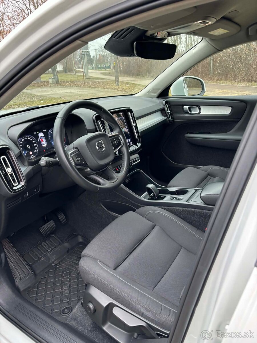 Volvo XC40 B4 Momentum Pro A/T/8 - 10