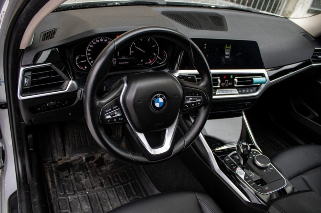 BMW Rad 3 320d Advantage A/T RWD - 10