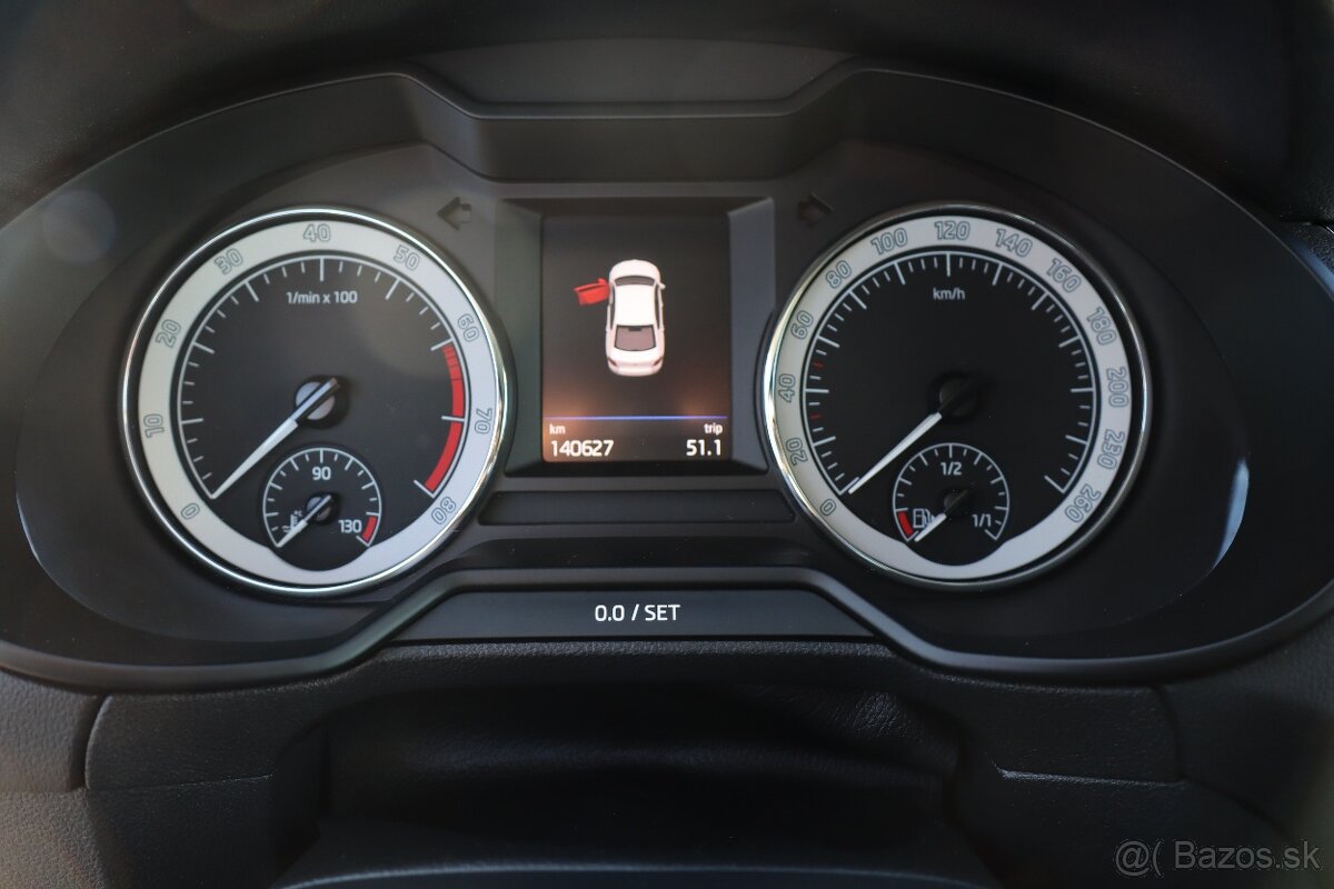 ŠKODA OCTAVIA 3 1.5 TSI 110KW LIFTBACK - 10