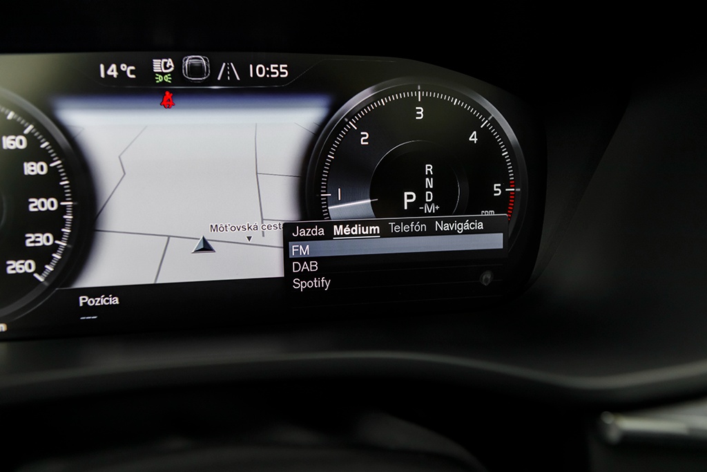 Volvo XC60 2.0 B5 mHEV R-Design AWD AT8 03/2021 - 10