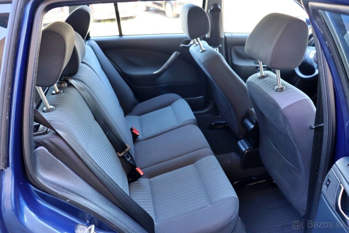 Škoda Octavia Combi 1.6i TOUR - 10