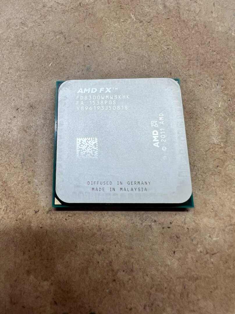 Predám procesory G3250 / i3-2100 / Xeon / i3-4130 - 10