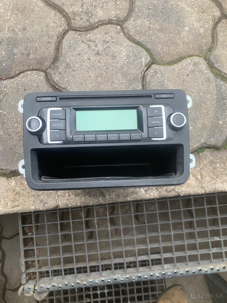 Predám autorádia originál vw škoda aj s kódom - 10
