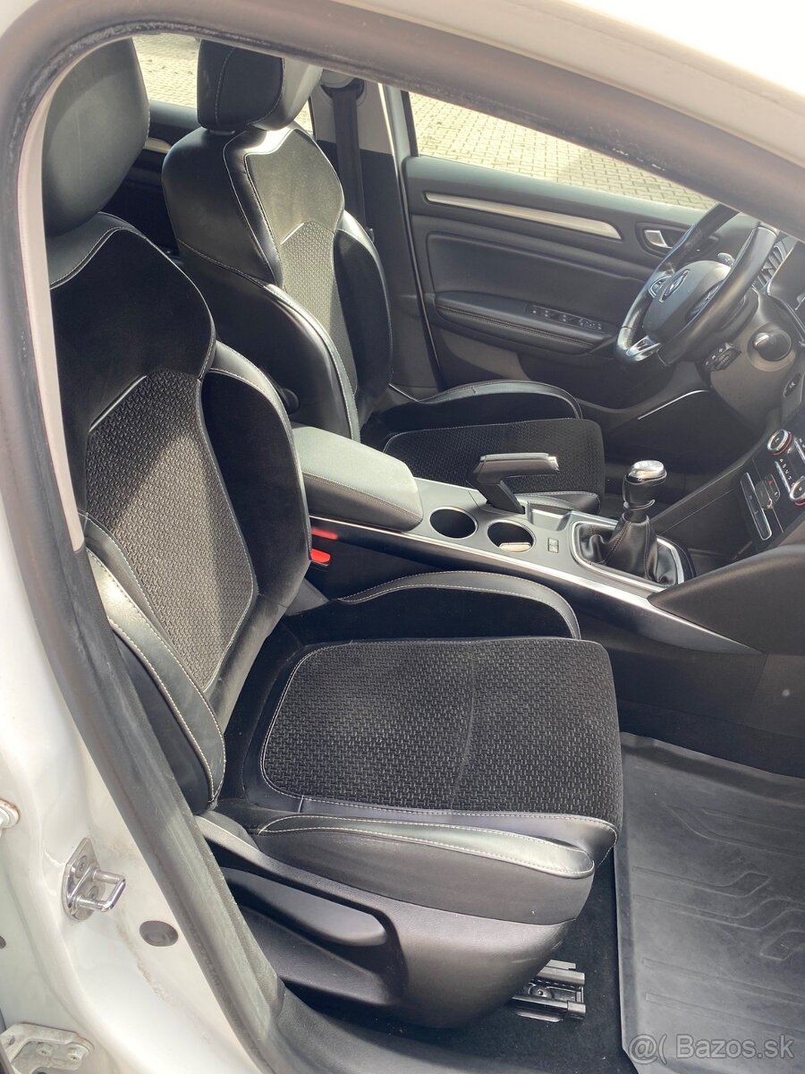 RENAULT MEGANE Hatchback 1.5 dCi - 10