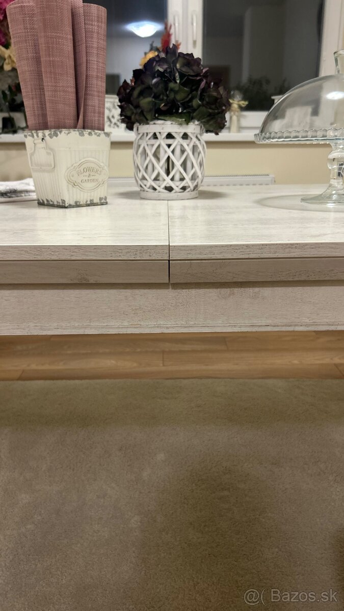 Jedálenský stôl + stoličky - 10