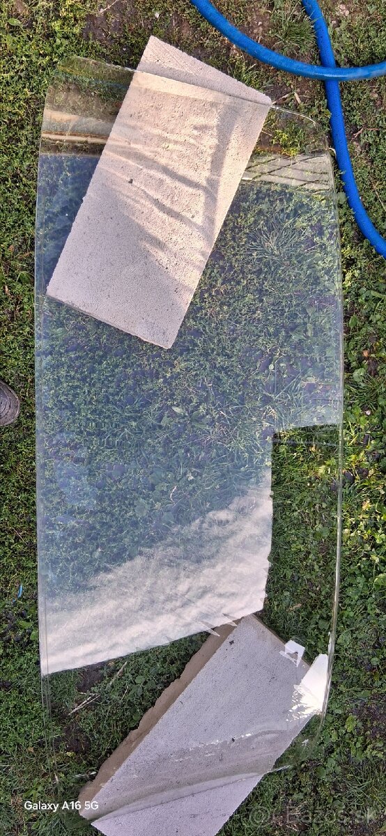 Čelné a bočné skla - 10