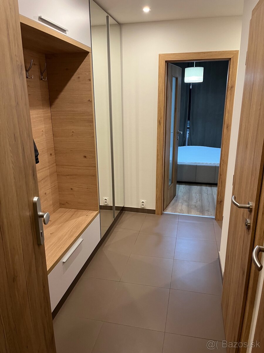 Ponúkam 2-izbový byt - 10