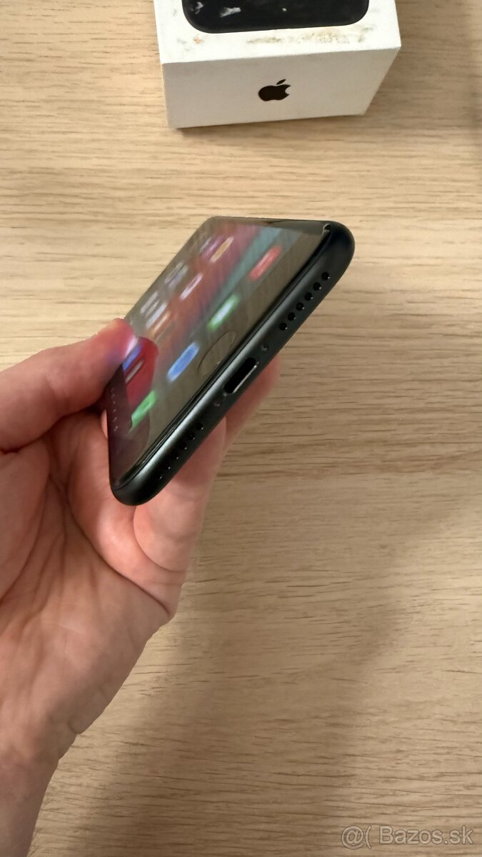 iPhone 7 128 GB Čierny - 10