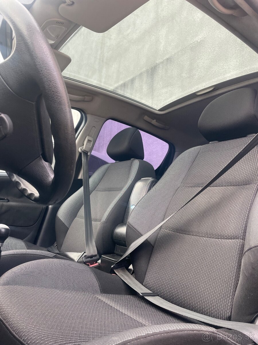 Peugeot 207 1.4 16V - 10