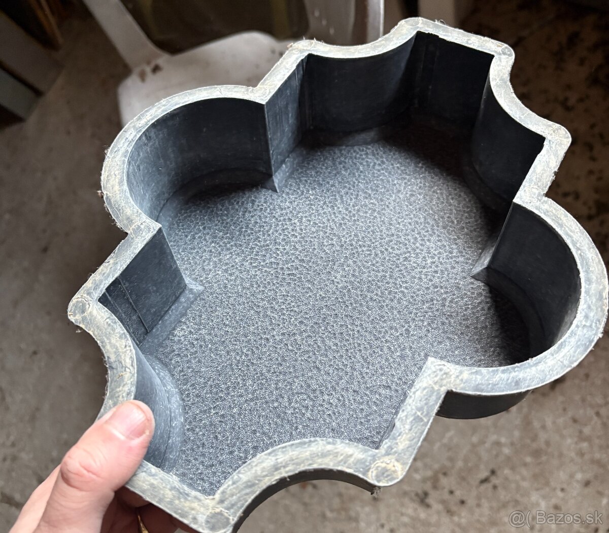 Vibracny stol + formy - 10