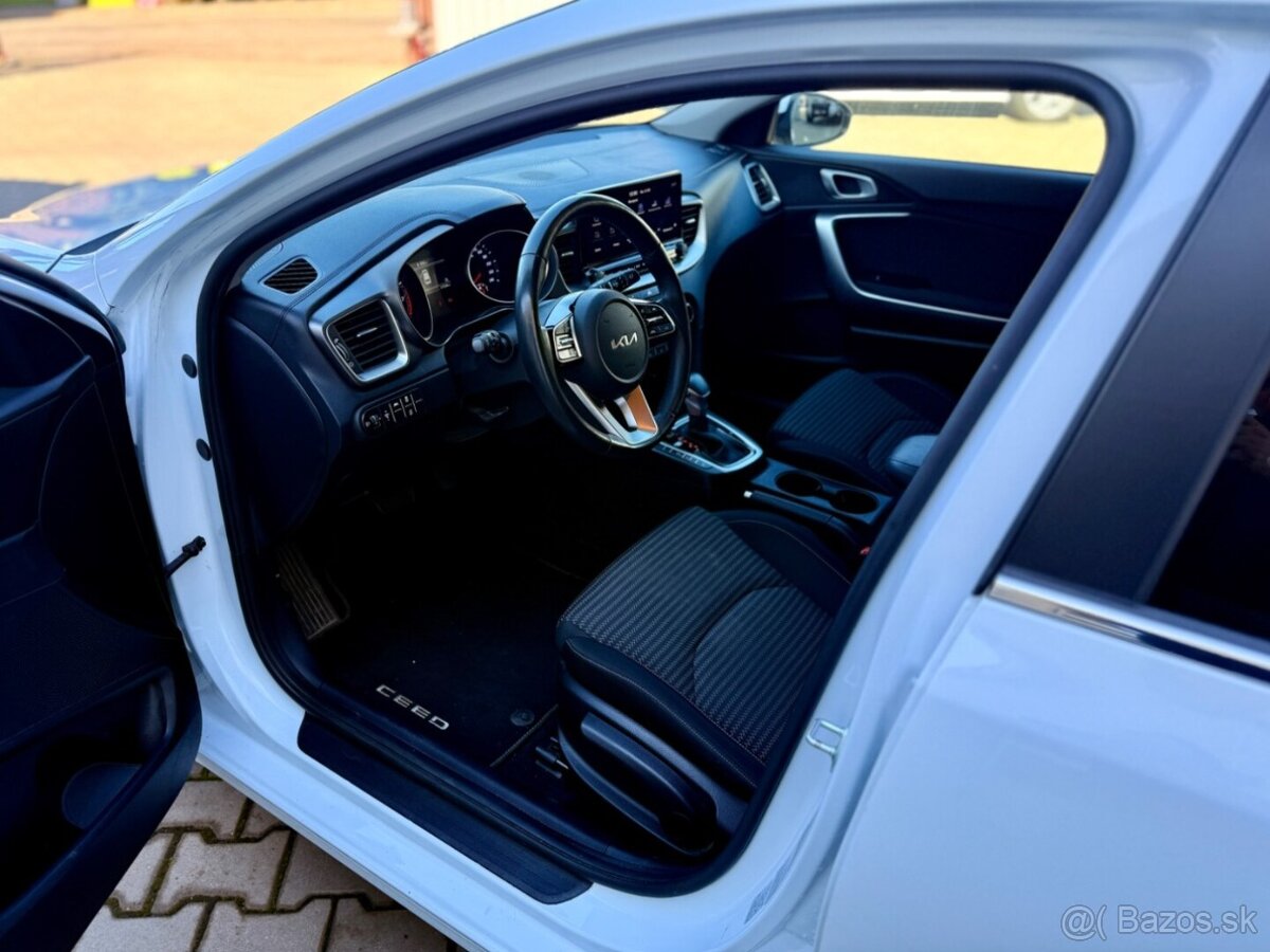 Kia Ceed 1,5 118 kw Automat ZÁRUKA - 10