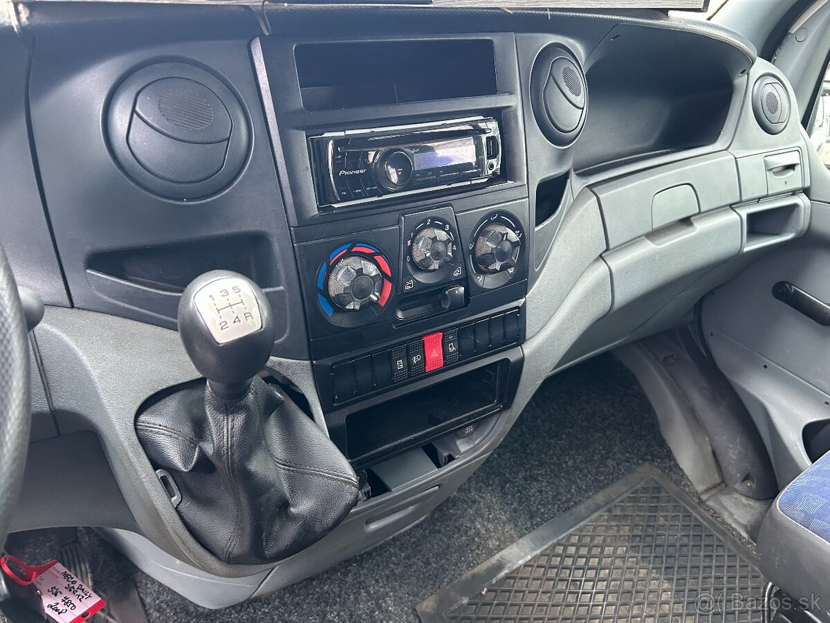 Iveco Daily 35C12 7míst dvoumontáž - 10