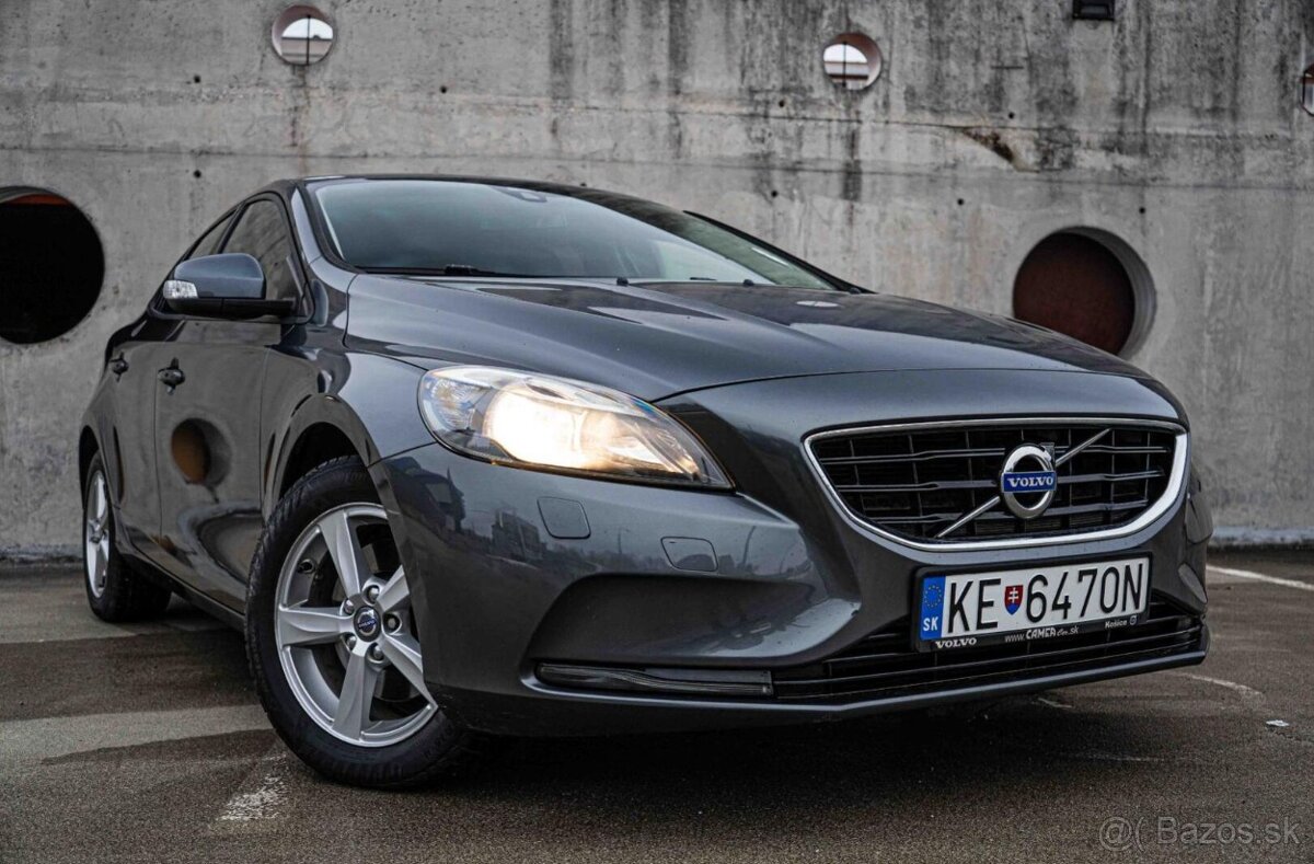 Volvo V40 T2 1.6L Momentum - 10