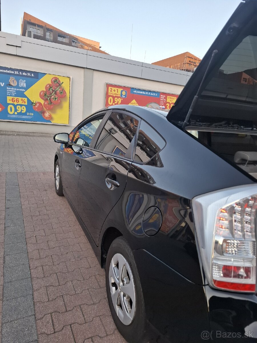 Toyota Príus 30 - 10