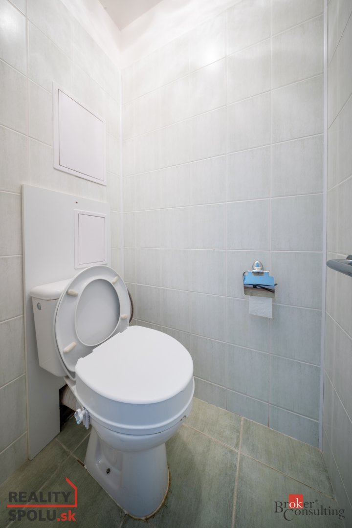 Na predaj 3 izbový byt s loggiou - 10