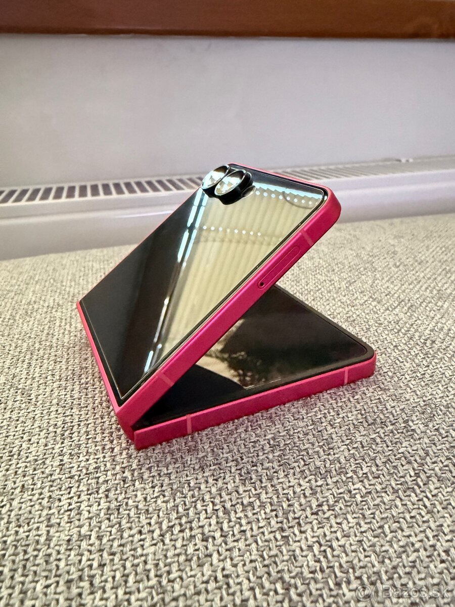 Samsung Z Flip 7 256gb - 10