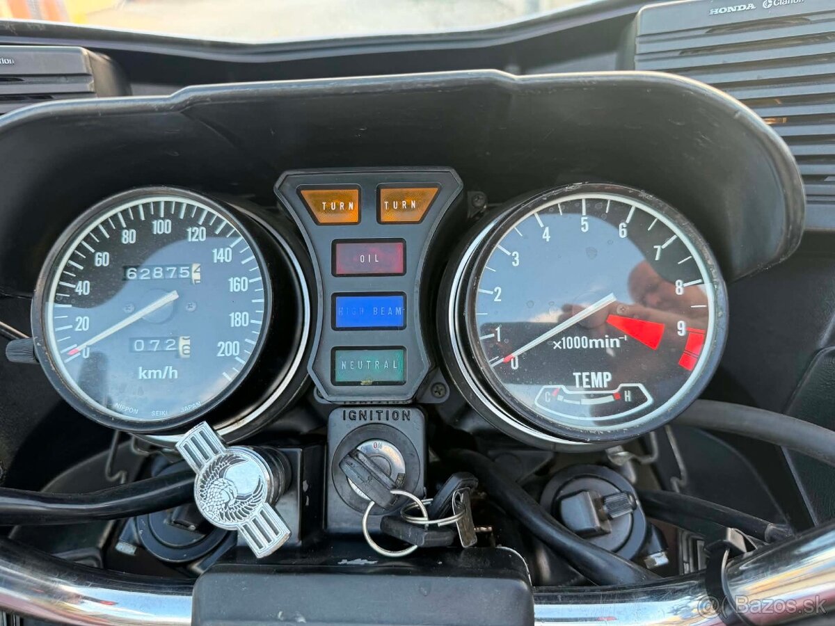 Honda 650GL Silver Wing - 10