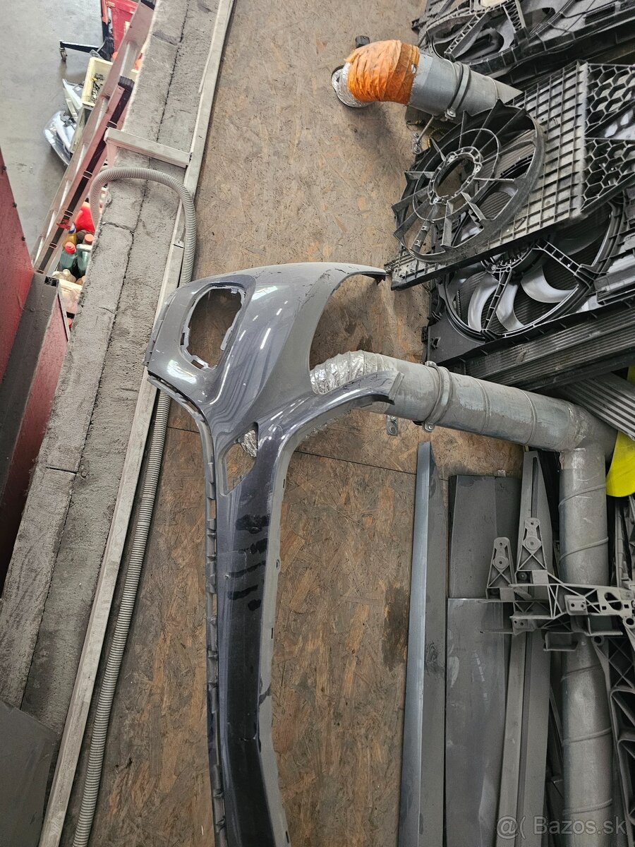 Naraznik kapota celo mercedes a 177, c 205, glc - 10