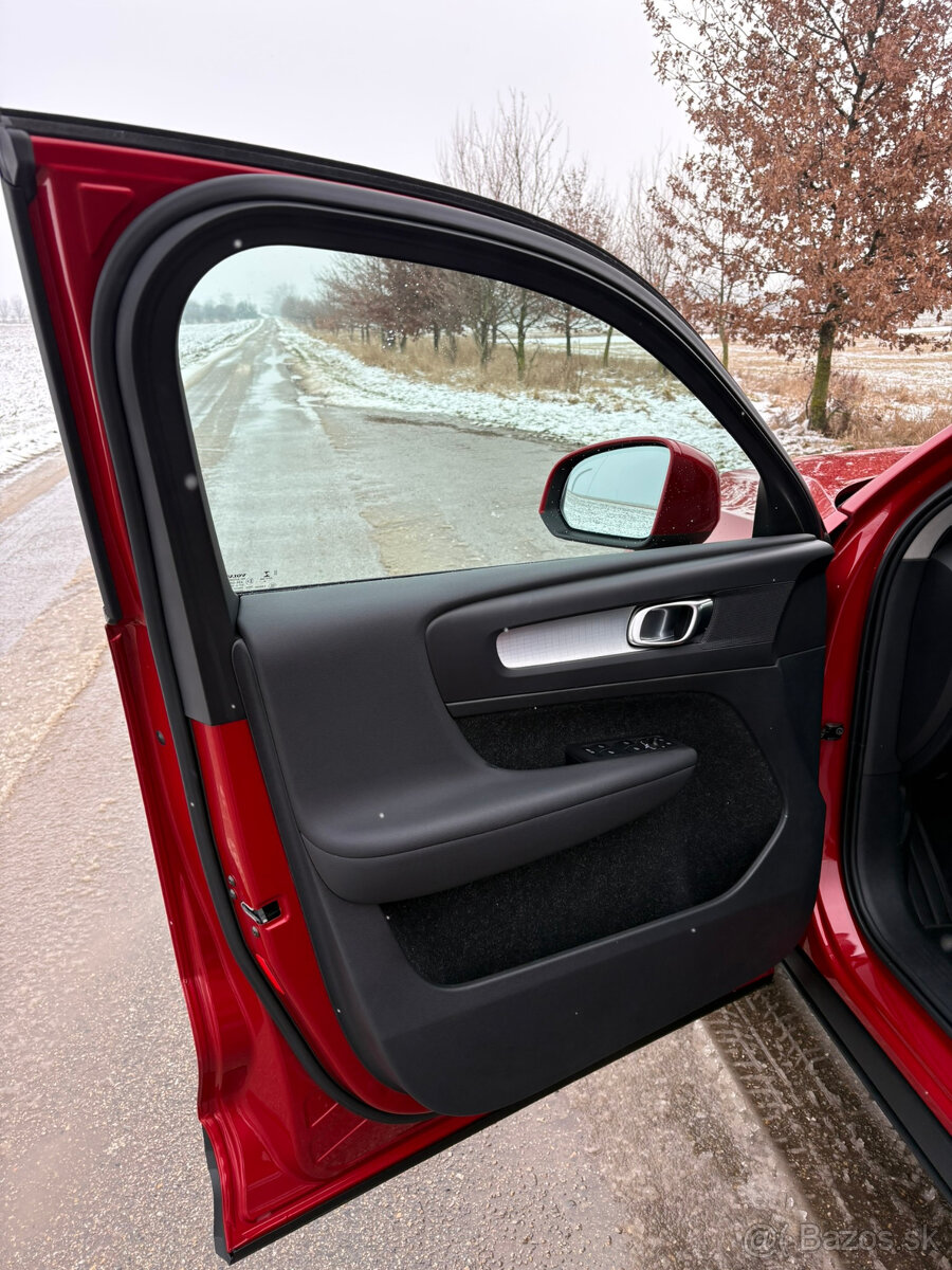 Volvo XC40 D3 Momentum AT 110kW - 10