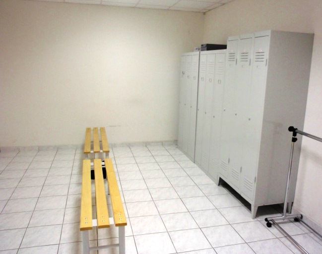 Výrobné, distribučné, parkovacie a kancelárske priestory na - 10