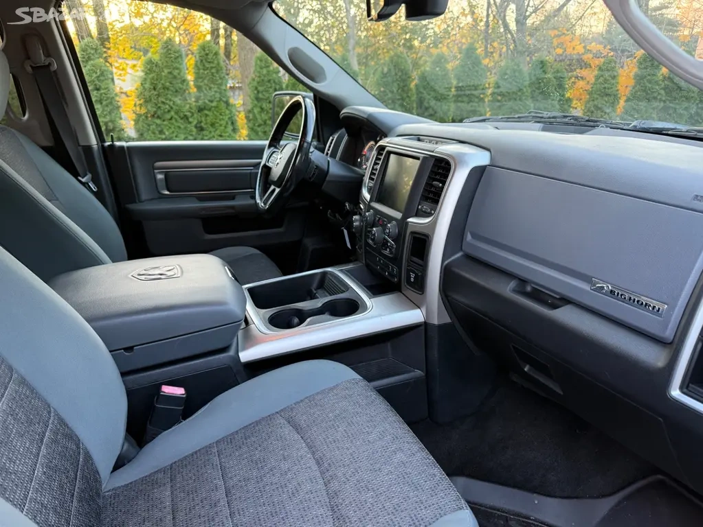 Dodge RAM 1500 5.7 V8 HEMI--2017--4x4--crew cab--133.000km - 10