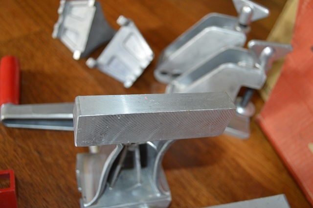 predam unikatny celohlinikovy prenosny zverak ZYLISS - 10