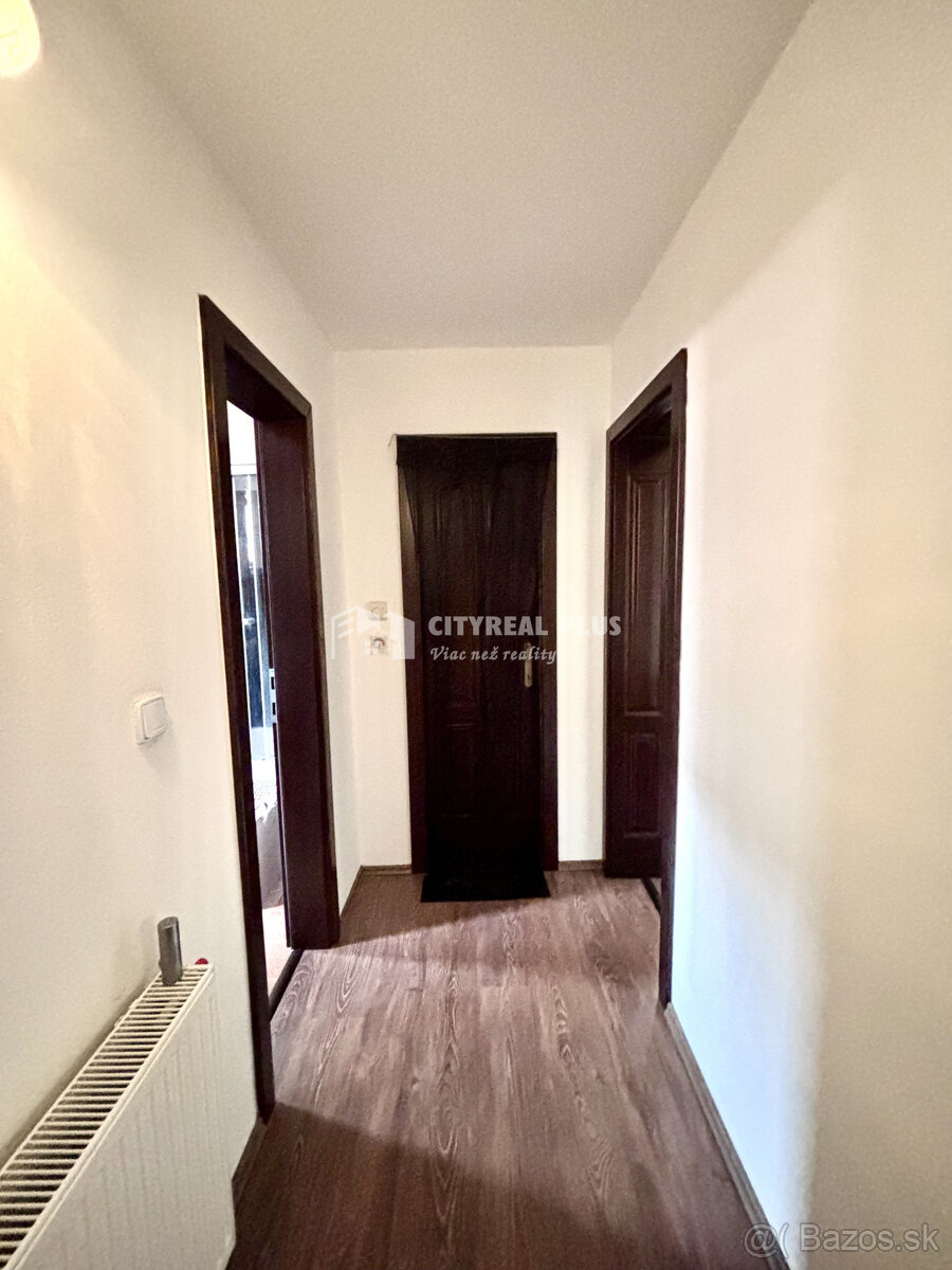 Ponúkame Vám na predaj 5 izbový rodinný dom v obci Bajč - 10